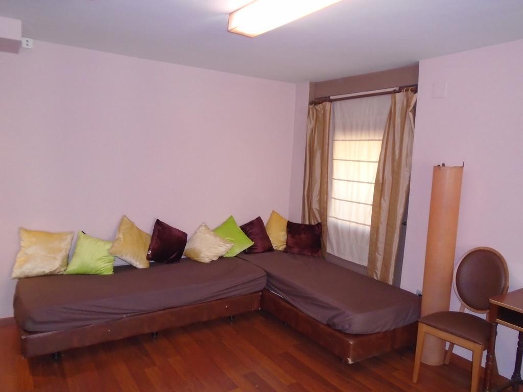 Hostal Fonda Galicia Cardedeu Extérieur photo