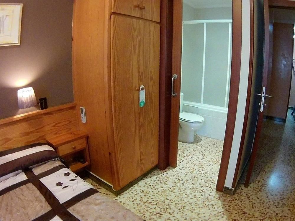 Hostal Fonda Galicia Cardedeu Extérieur photo