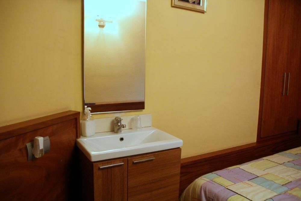Hostal Fonda Galicia Cardedeu Extérieur photo