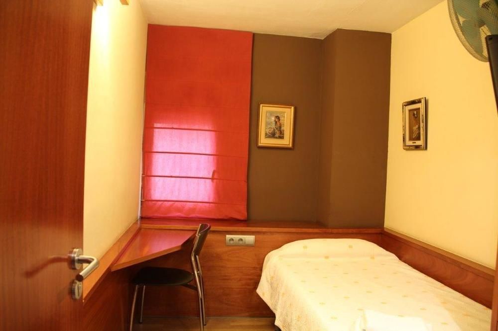 Hostal Fonda Galicia Cardedeu Extérieur photo