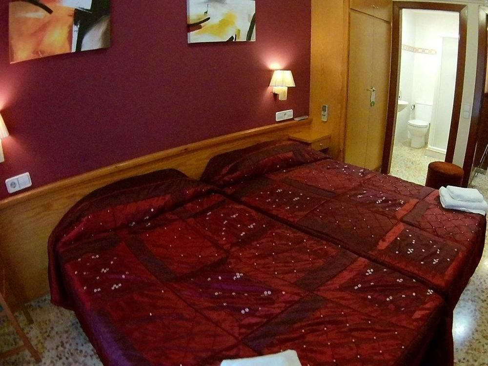 Hostal Fonda Galicia Cardedeu Extérieur photo