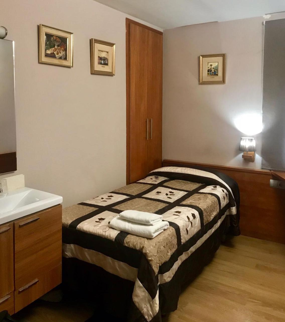 Hostal Fonda Galicia Cardedeu Extérieur photo