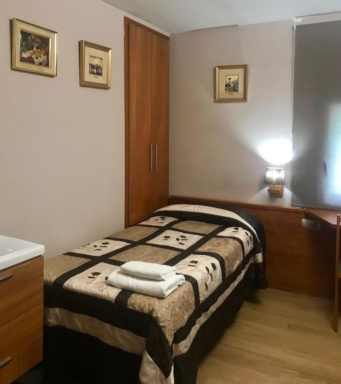 Hostal Fonda Galicia Cardedeu Extérieur photo
